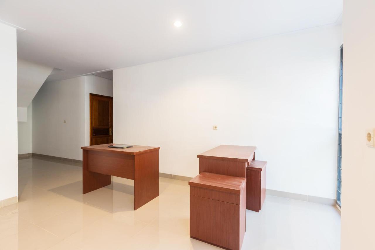 Oyo 1310 Urban Residence Jakarta Extérieur photo