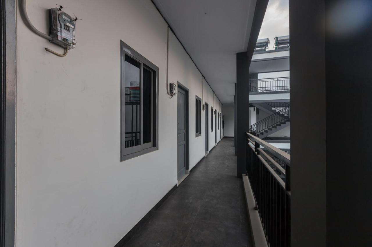 Oyo 1310 Urban Residence Jakarta Extérieur photo