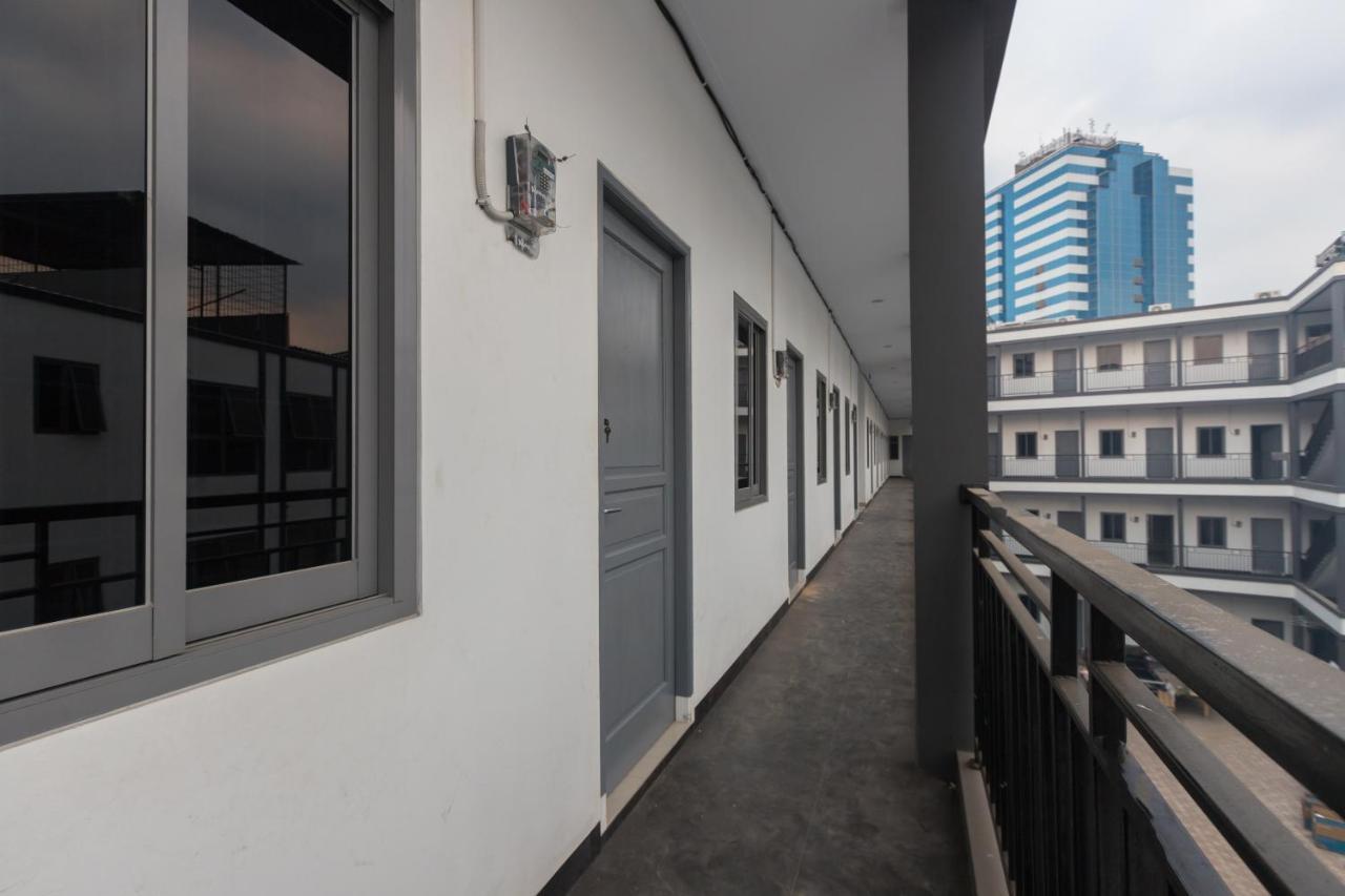 Oyo 1310 Urban Residence Jakarta Extérieur photo
